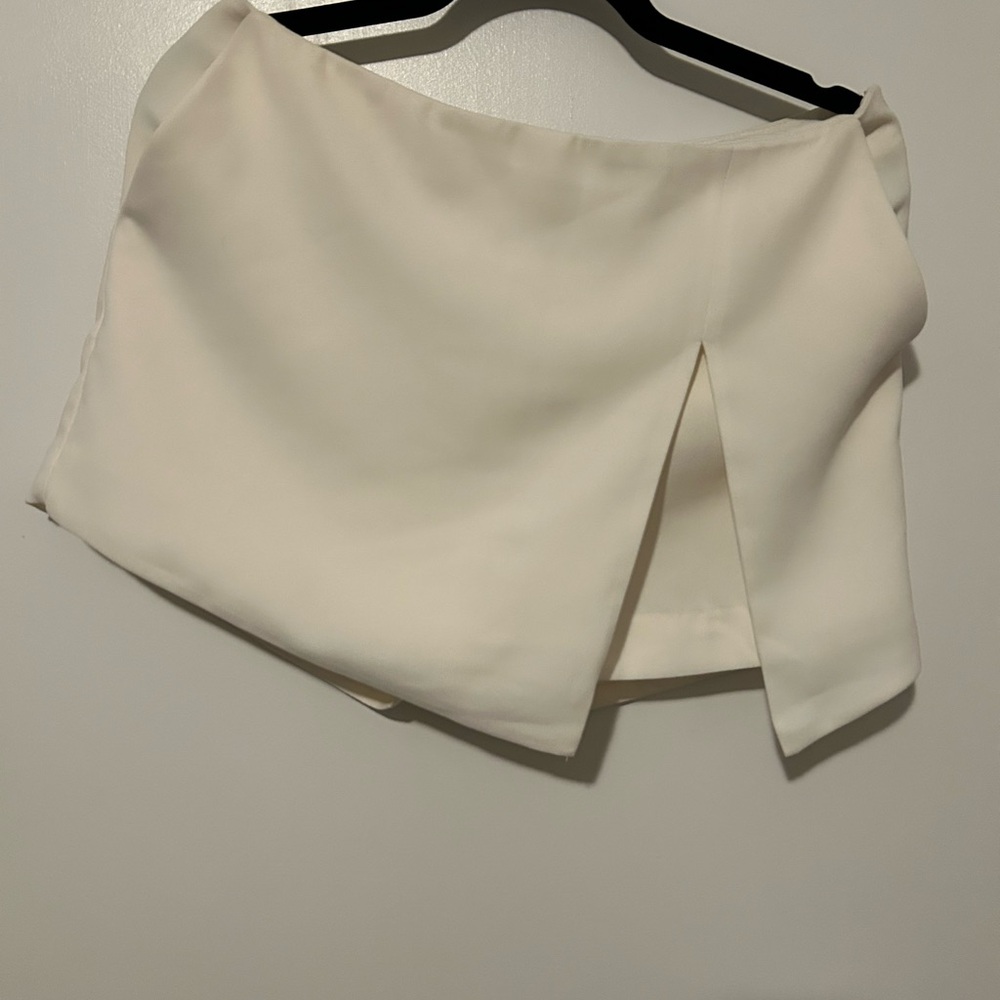 Express Cream Mini Skirt